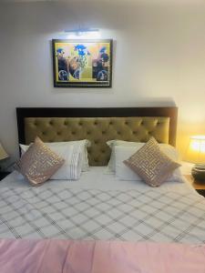 Luxury Room, Sector 137 Noida