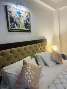 Luxury Room, Sector 137 Noida