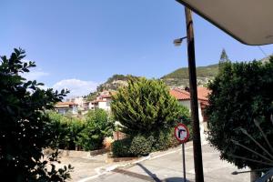 Mariannas Bright & Modern House