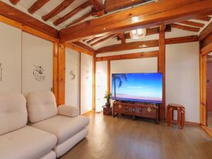 스테이헤리티지 경복궁2#한옥독채#경복궁역10분#12인#4방2화장실#1층#평지#맛집리스트제공#호텔식침구#서울윈터페스타#광화문#명동