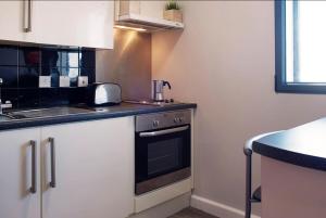 Student Only, Bronze Studio Mid Level Highbury I