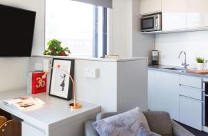 Student Only, Bronze Studio Mid Level Highbury I