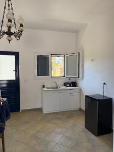 Tinos beauty village