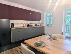 Family friendly - Central - private parking for free