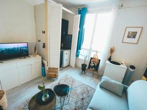 Sweet modern cocoon down Montmartre