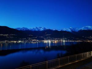 LAGUNA BLU - Villa da sogno con idromassaggio panoramico sul Lago di Como