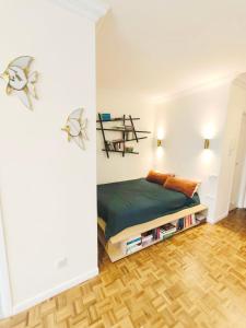 5 min to sea, 8 min to train station, parking