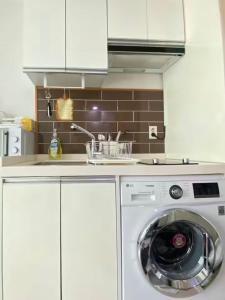 City view Residence 30 seconds to subway, APM, DDP, Dongdaemun, Dongmyo, Seoul Station, night market, vintage house