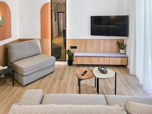 C5 Colourful apartment