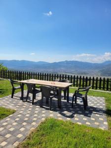 Bujtina Oda Qosja Guest house