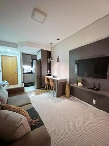 Summit Flat, ótima localização, limpeza diária, academia e piscina