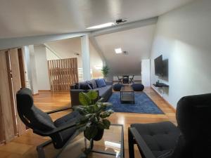 Picturesque Penthouse