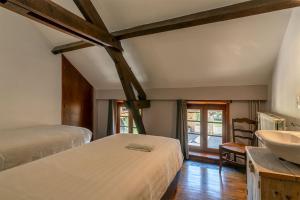 Domaine des Grands Bois Privatisé, 9 chambres, 18 personnes, salle de jeux, piscine panoramique privée et chauffée