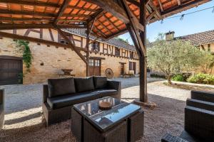 Maisons de vacances Domaine des Grands Bois Privatise, 9 chambres, 18 personnes, salle de jeux, piscine panoramique privee et chauffee : photos des chambres