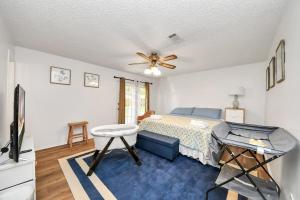 Luxury 4BR Katy Home Sleeps 10 with Game Room and Large Fenced Yard