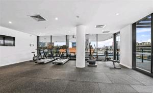 Cloud9 CITY VIEW large resort style apartment