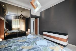 Vatican Apartment 4 Bedrooms AC