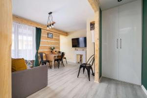 Apartment with Parking close to the Krupówki by Noclegi Renters
