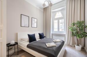 A13 - Deluxe City-Centre Apartments Budapest by BQA