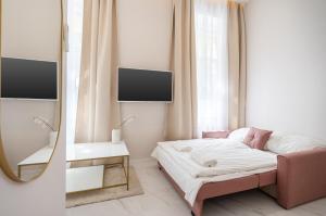 A13 - Deluxe City-Centre Apartments Budapest by BQA