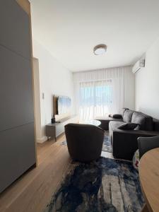 Twin Towers Sea View 2BR apartment &Private Garage