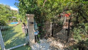 Appartements Suite avec entree Independante - Jardin prive 200m plage : photos des chambres