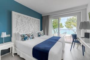 Double Room with Frontal Sea View and Balcony room in Hotel Planamar