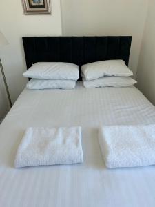 Apartment 4, Llewelyn Avenue