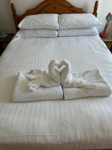 Apartment 4, Llewelyn Avenue