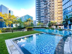Luxury & Modern 2BR Penthouse in BGC
