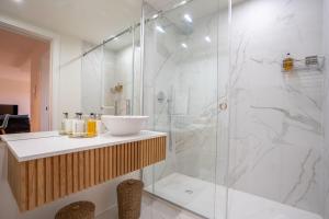 Golden Nest Madeira by LovelyStay