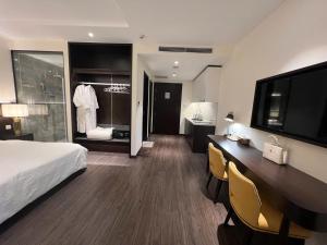 The Saphire Palace by Anna Vũ