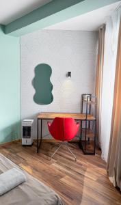 A1 - Kings Big Room - Warsaw City Haven - Shared Bathrooms - self check-in