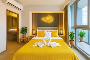 Elegant and Modern 3BR Penthouse in Uptown BGC