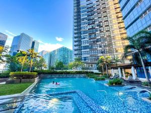 Elegant and Modern 3BR Penthouse in Uptown BGC