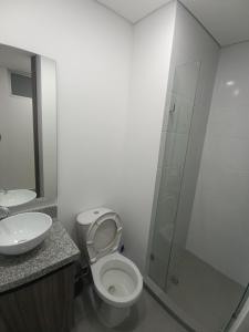 Apartaestudio amoblado, Edificio Avanzzare T2-704