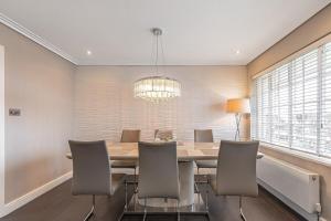 Luxury 2-Bed Apartment London