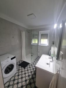 Vipava Valley Stay - Apartment Miki - With Patio, Parking & Pets OK