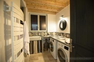 Maisons de vacances Gite Aux Couleurs de Saint Martin avec SPA-Billard : photos des chambres