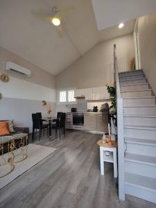 Villas Maison de charme - Villeurbanne : photos des chambres