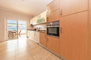 Large Modern 1 Bed Apartment with pool