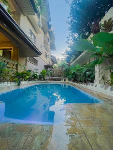 Bali inspired Villa in Tagaytay with Pool and Billiards up to 12pax