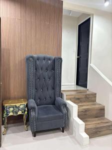 2 bedroom cute log house in Bacolod- near NGC - Ubytování bez kategorie ve městě Bacolod