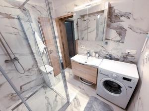 L Apartment II