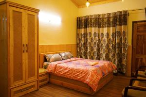 Echo 1BR close to Mall Road and Naini Lake