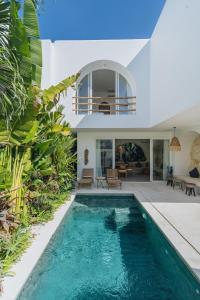 Tropical 2BR Private Pool Villa in Bingin