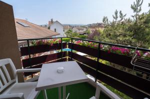 Hotels Logis Hotel Arc En Ciel : photos des chambres