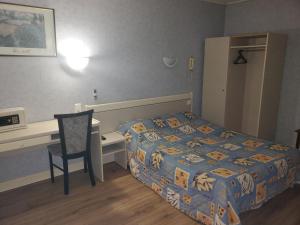 Double Room room in Hotel des Voyageurs