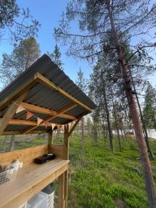 LaplandLiv Glampingtent with private sauna at the lake!