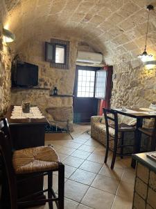 La Stalluzza Menorah Holiday House